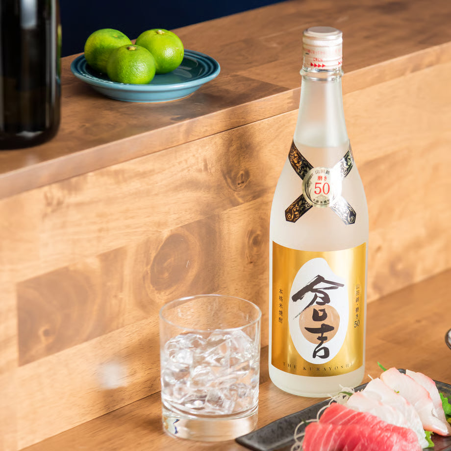 まるでパイナップルのようなフルーティーな香りや旨みが特徴で、焼酎に馴染みがない方にもぜひ味わっていただきたい逸品です。様々な料理に合わせやすい味わいの一本。