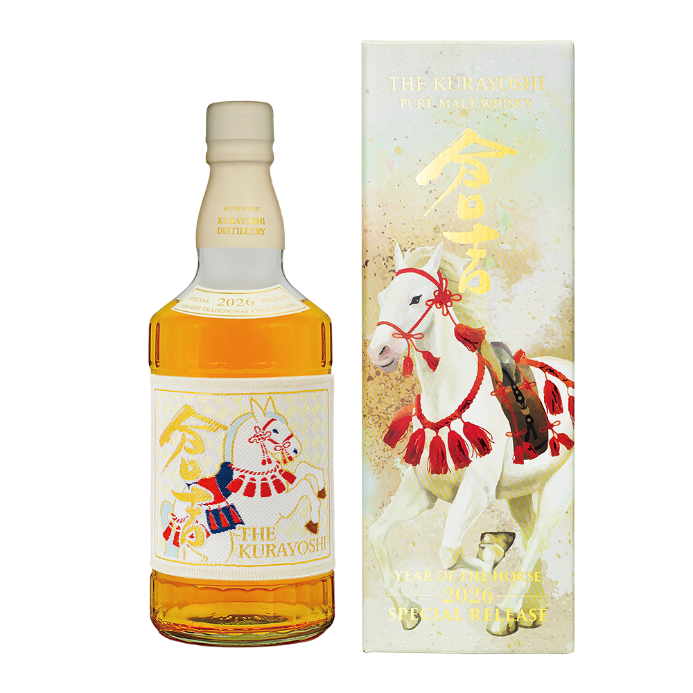 倉吉ウイスキー2026午帯ボトル。左馬と分銅繋ぎを織り込んだ縁起の良い刺繍ラベルと、白馬を描いた化粧箱が並ぶスペシャルリリース。