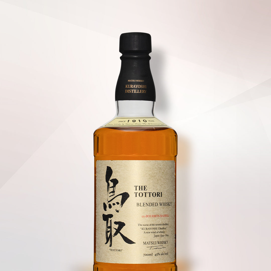 マツイブレンデッドウイスキー「鳥取 金ラベル」。甘みのあるモルトと爽やかなグレーン原酒をブレンドし、ホワイトオーク樽熟成によるバニラやキャラメルのような香りが広がる一本。