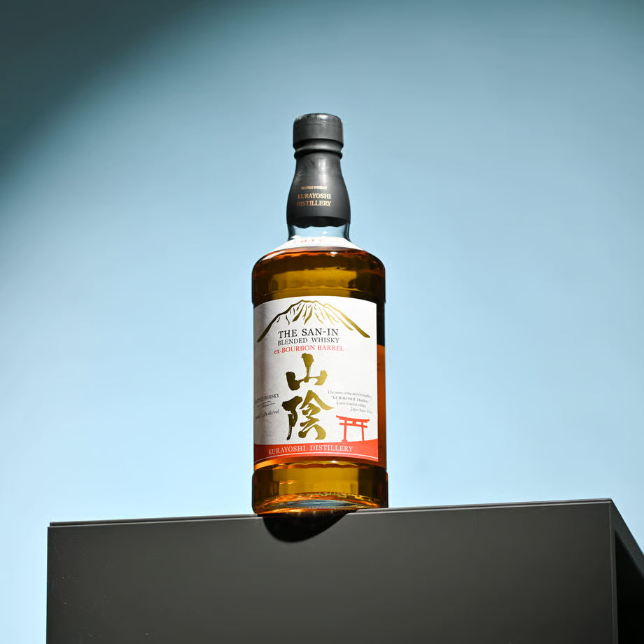 山陰ブレンデッドウイスキー。秀峰大山の天然水を使用し、バーボン樽熟成による甘味とバニラ香が際立つ、飲みやすいブレンデッドウイスキー。