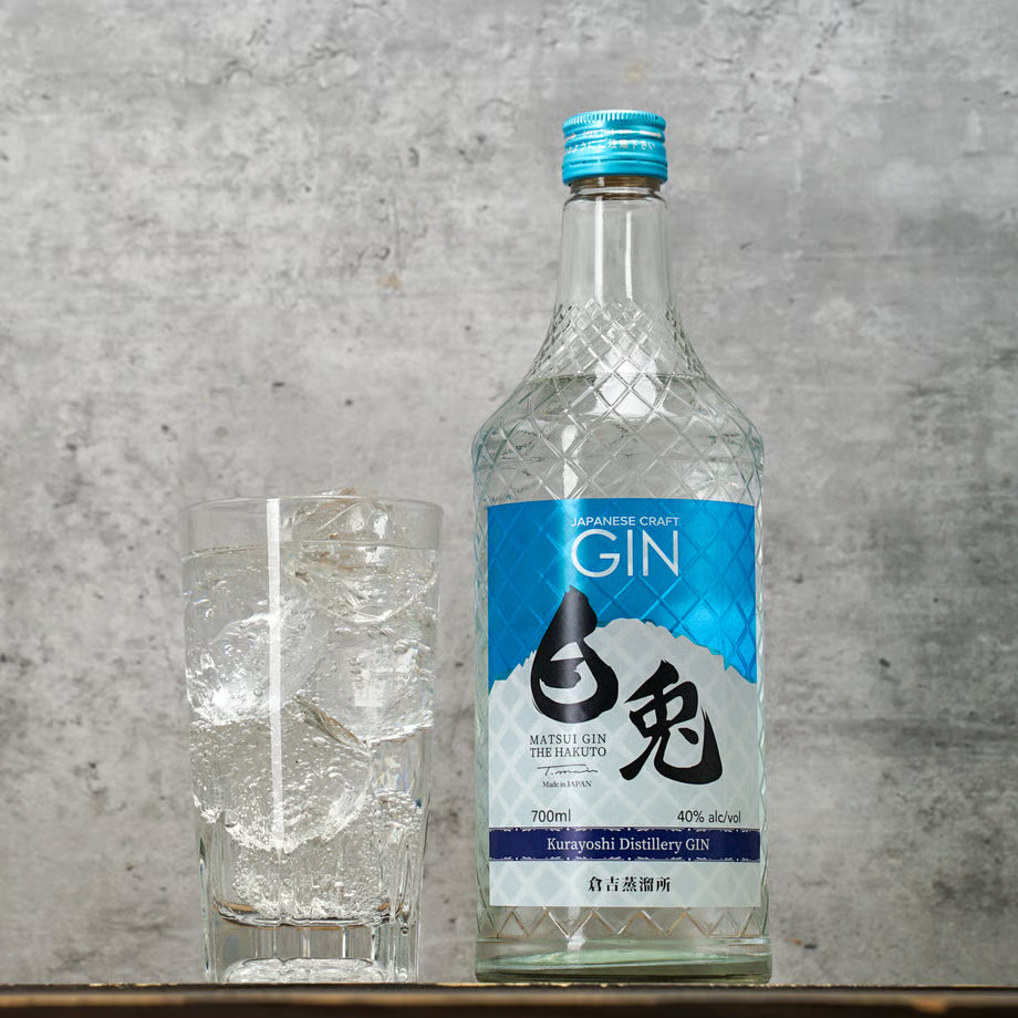 ボタニカルには鳥取県名産の「梨」やジュニパーベリーをはじめ、コリアンダーシード、オレンジピール、ゆずピール、和山椒、玉露、サクラ、ブラックペッパーの9種類を使用。