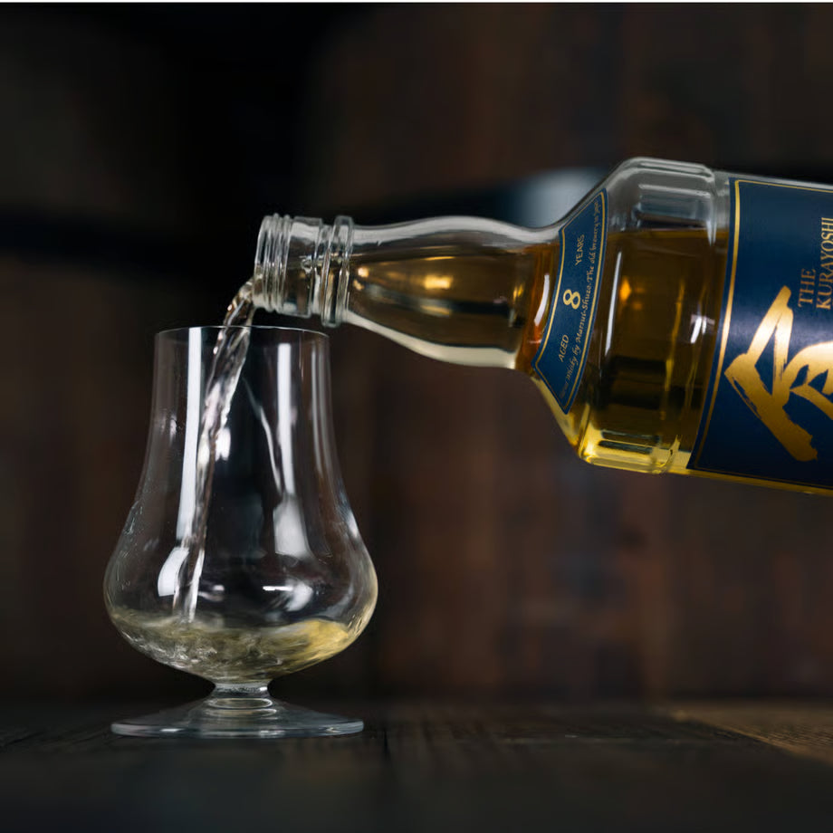8年間以上樽で熟成させた「倉吉」のヴィンテージシリーズです。
8年間の歳月をかけ熟成したウイスキーは、短期熟成では得られない独特のコクと深みをもたらします。