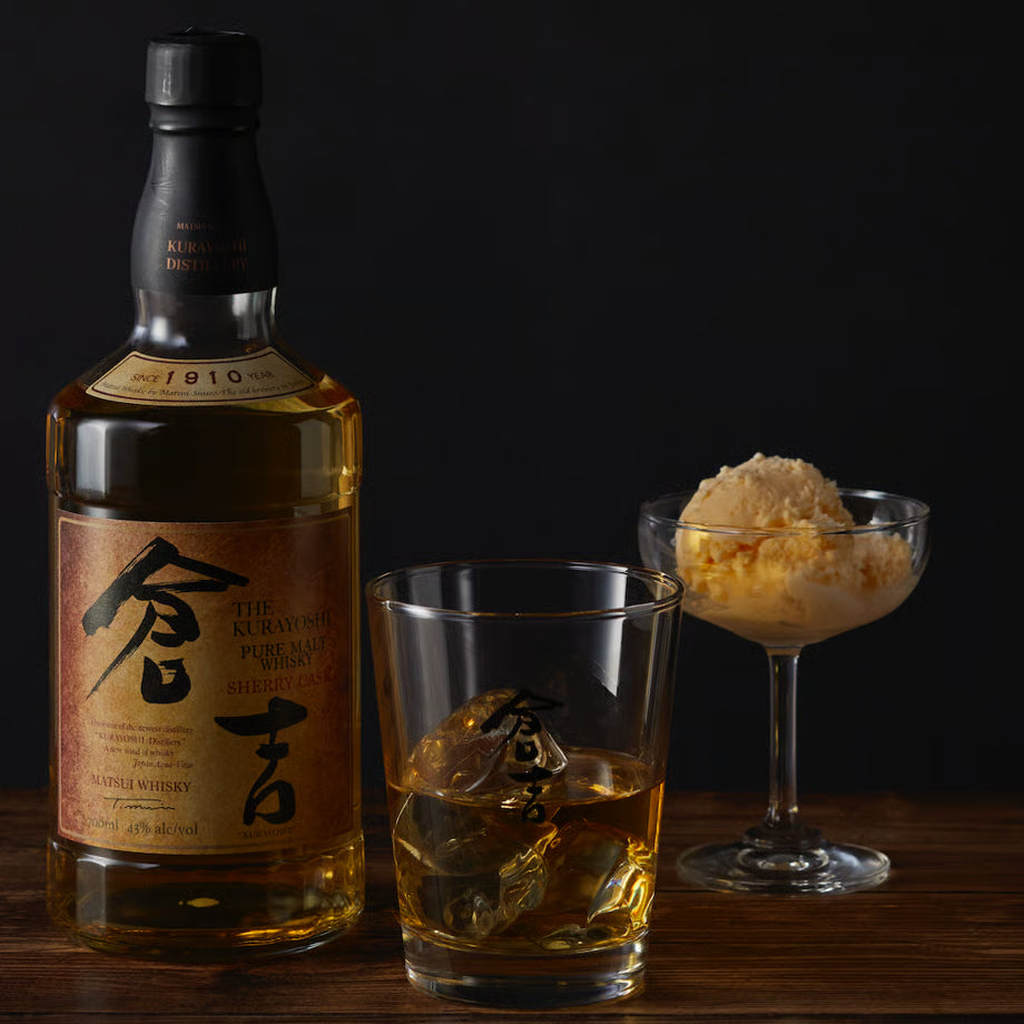 マツイピュアモルトウイスキー「倉吉 シェリーカスク」オーク樽で熟成後、シェリー樽で後熟成。
「倉吉」本来の芳醇な風味に加え、シェリー特有の甘さと芳香が調和して、深みのある味わいが特徴です。