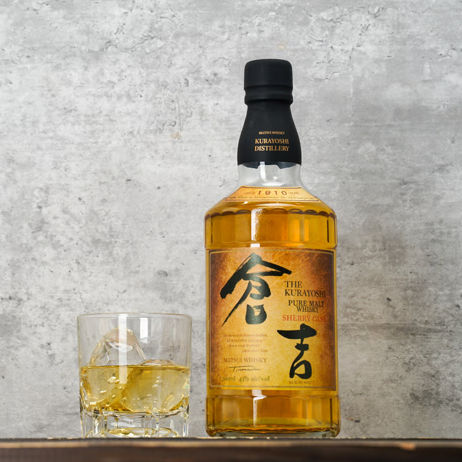 マツイピュアモルトウイスキー「倉吉 シェリーカスク」オーク樽で熟成後、シェリー樽で後熟成。
「倉吉」本来の芳醇な風味に加え、シェリー特有の甘さと芳香が調和して、深みのある味わいが特徴です。